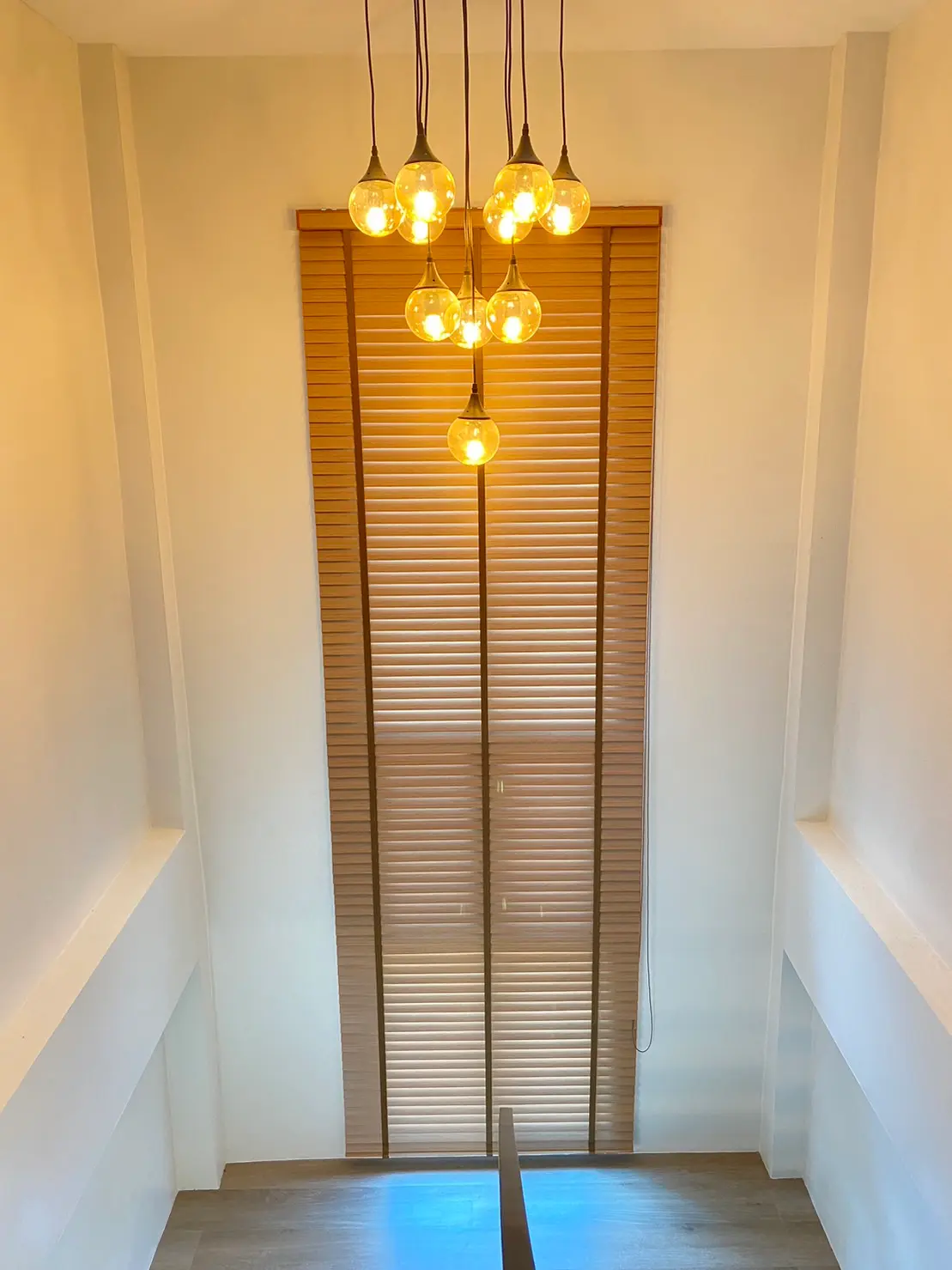 ติดมู่ลี่ไม้ที่หน้าต่าง