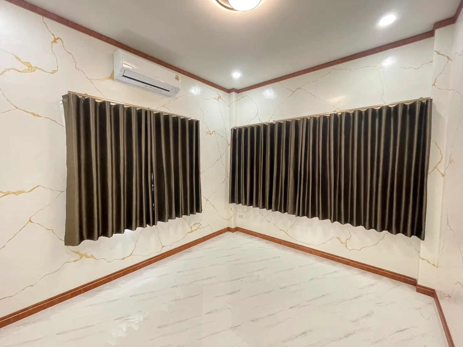 ม่านจีบดีไซน์เรียบหรู เหมาะกับการตกแต่งภายในบ้าน